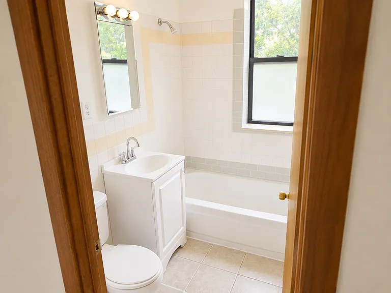 3560 W Cortland St #3RE — Photo 6