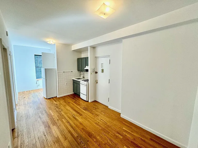 79 Thompson St #2 — Photo 3