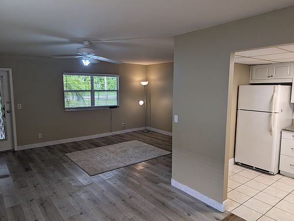 4th image of 198 Tuscany Ln #D