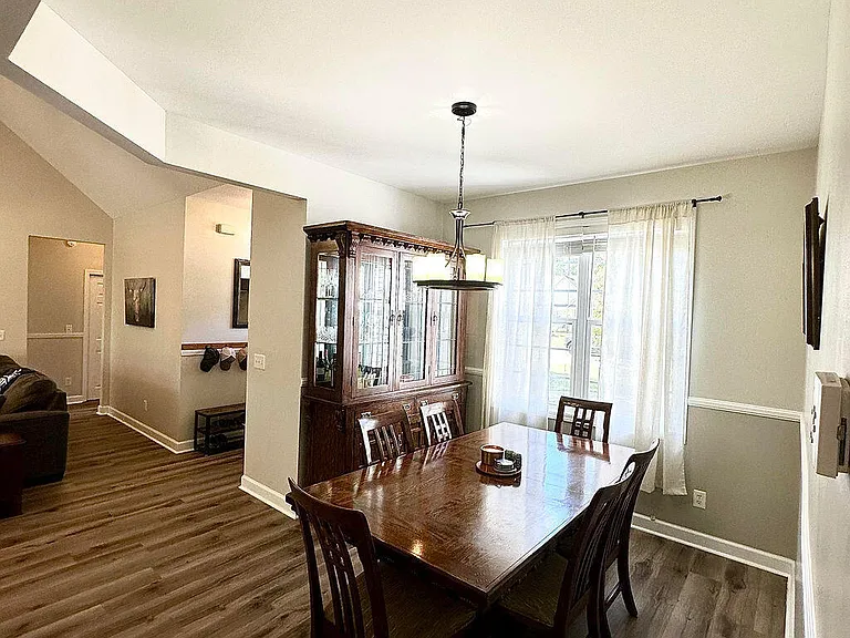 425 N Belvedere Dr — Photo 8
