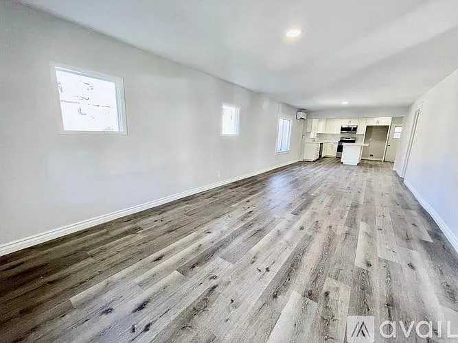 718 Raleigh St — Photo 4