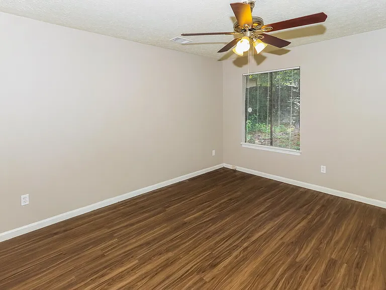 8912 Saddlewood Dr — Photo 8