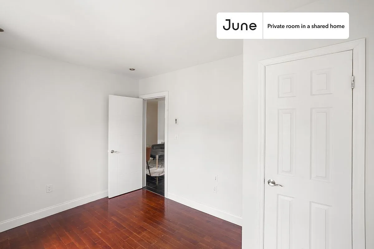 Full bedroom in 3 bed/2 bath home in Upper West Side #786 C — Photo 4