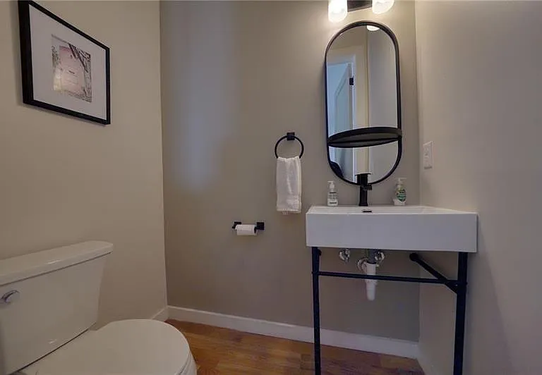 829 Barnett St NE — Photo 15