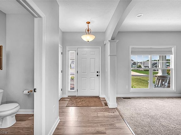 5th image of 344 Heatherby Ln NE