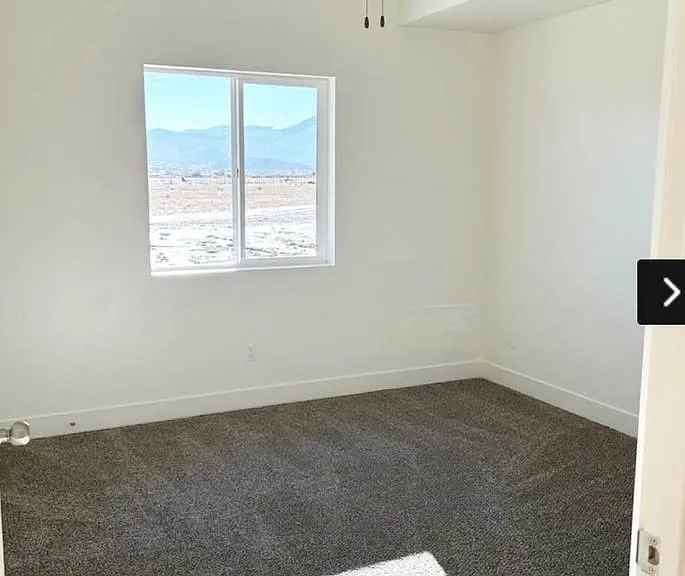 2754 N Clark Pkwy — Photo 10