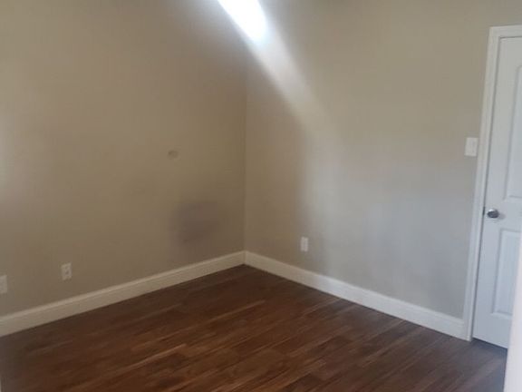3rd image of 3019 Las Vegas Trl
