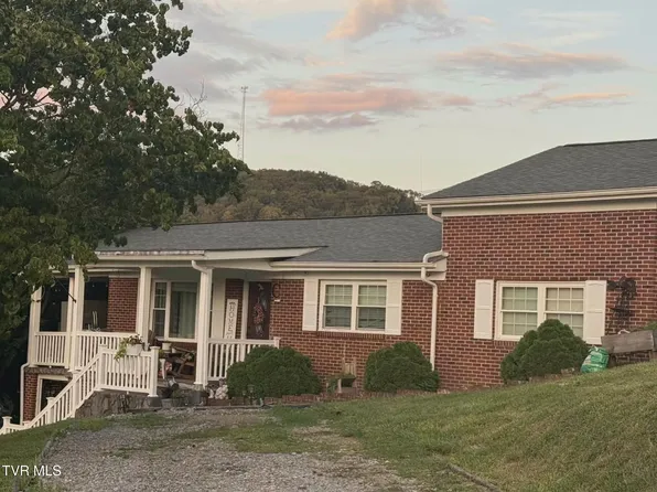 103 Peaceful St, Clintwood, VA 24228