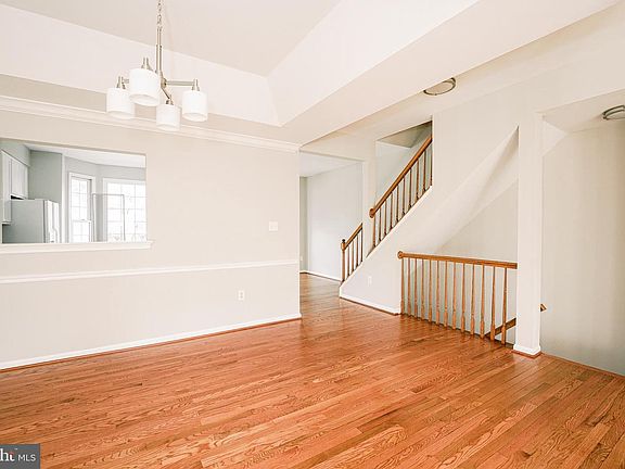 4th image of 6584 Irvin Ct