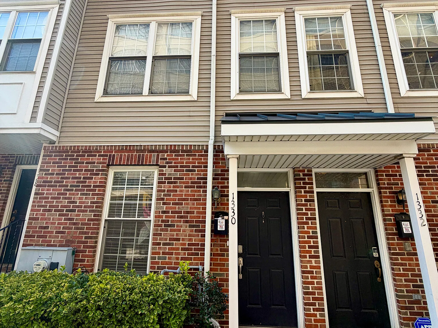 2 bed, 1230 sqft, $2,400 — Photo 1