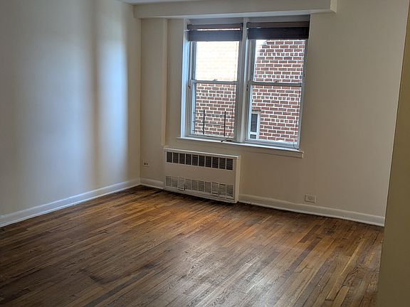 5th image of 4019 72nd St APT 3D