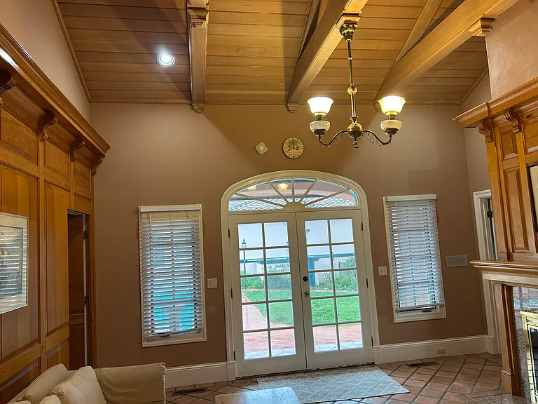 473 Valley View Dr — Photo 3