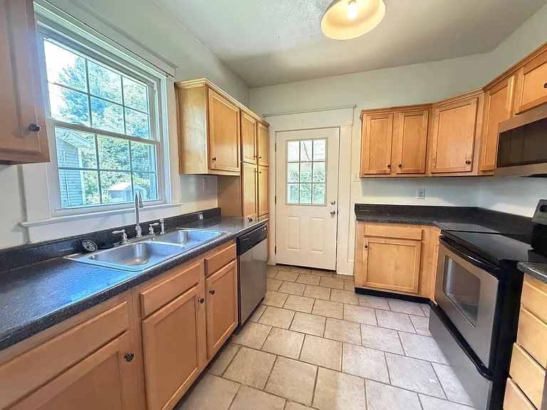 1739 Speed Ave — Photo 6