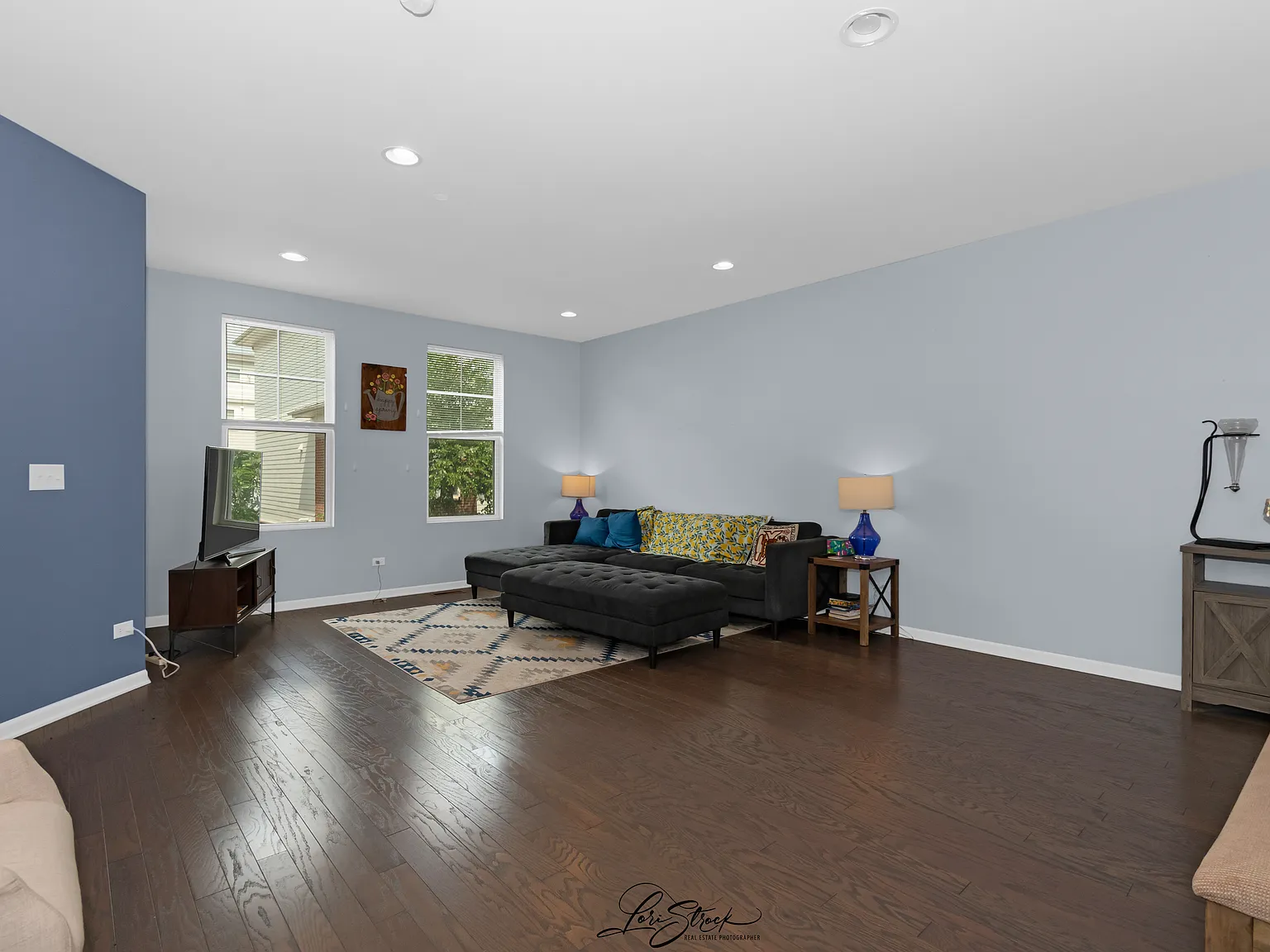 3 bed, 2.5 bath, 2400 sqft, $3,500 — Photo 4