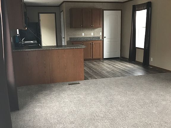 3rd image of 210 Quail Ln