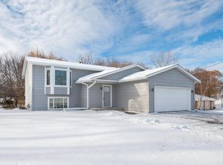 9180 Eden Prairie Rd, Eden Prairie, MN 55347