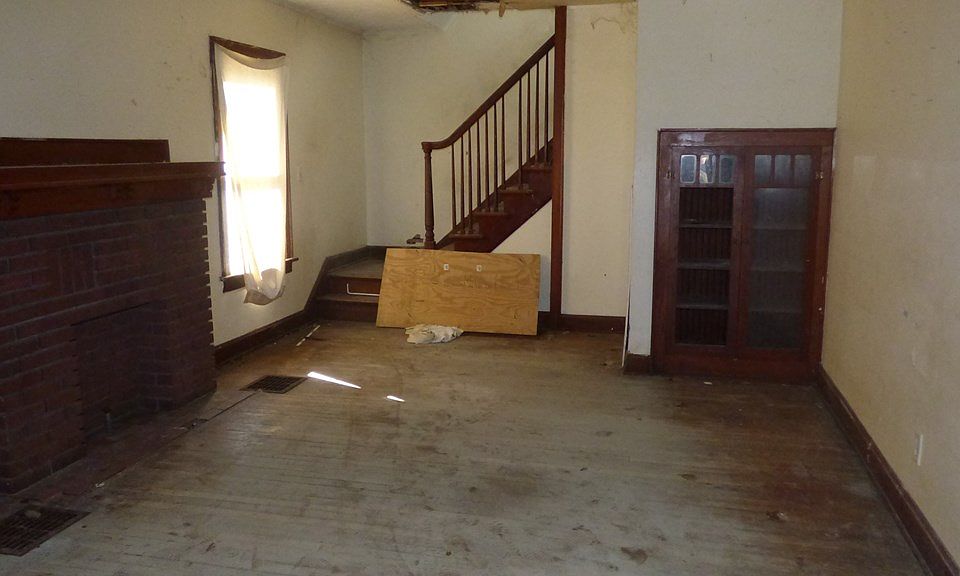 2nd image of 261 Windsor St