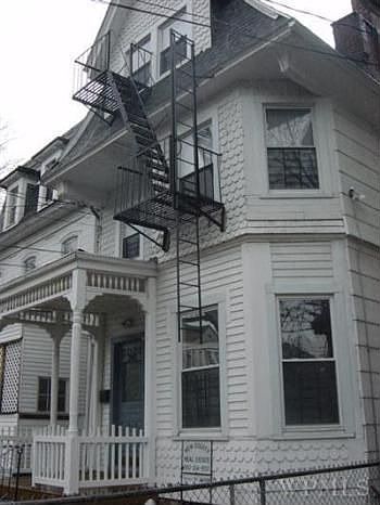 1st image of 247 Warburton Ave #1