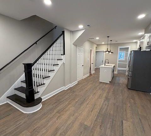 3rd image of 1339 Ridge Pl SE