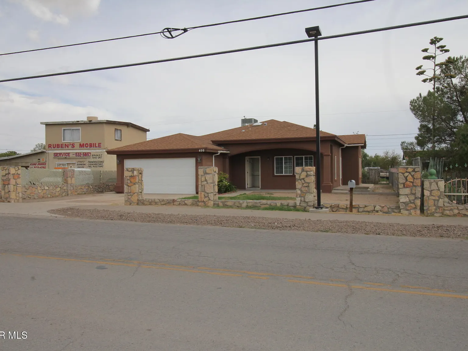 3 bed, 2.0 bath, 1657 sqft, $1,400 — Photo 4