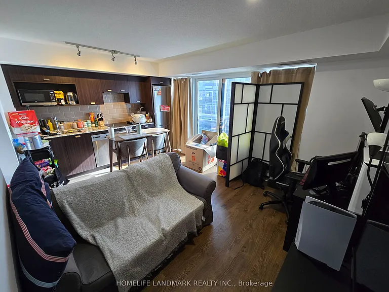 275 Village Green Sq #1217 — Photo 4