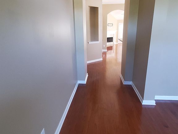 4th image of 619 Glenmede Ln