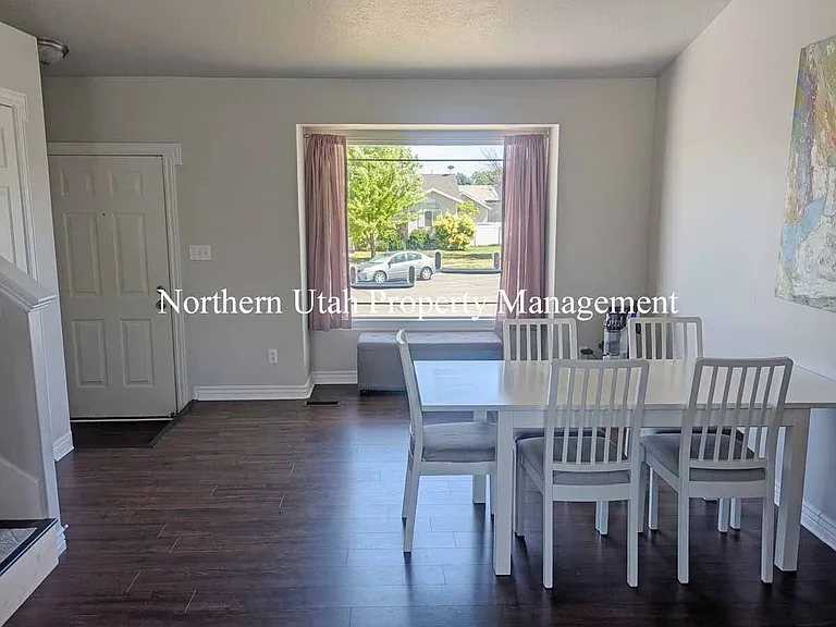 1287 W 2000 N — Photo 6