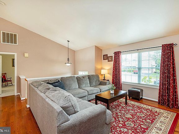 2nd image of 118 Battlefield Dr
