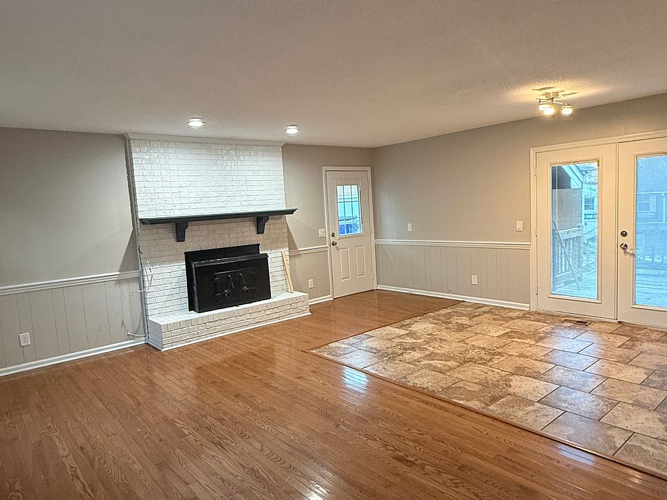 2nd image of 10337 Holly Springs Rd