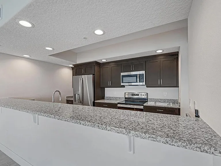 1805 Riverside Dr — Photo 49