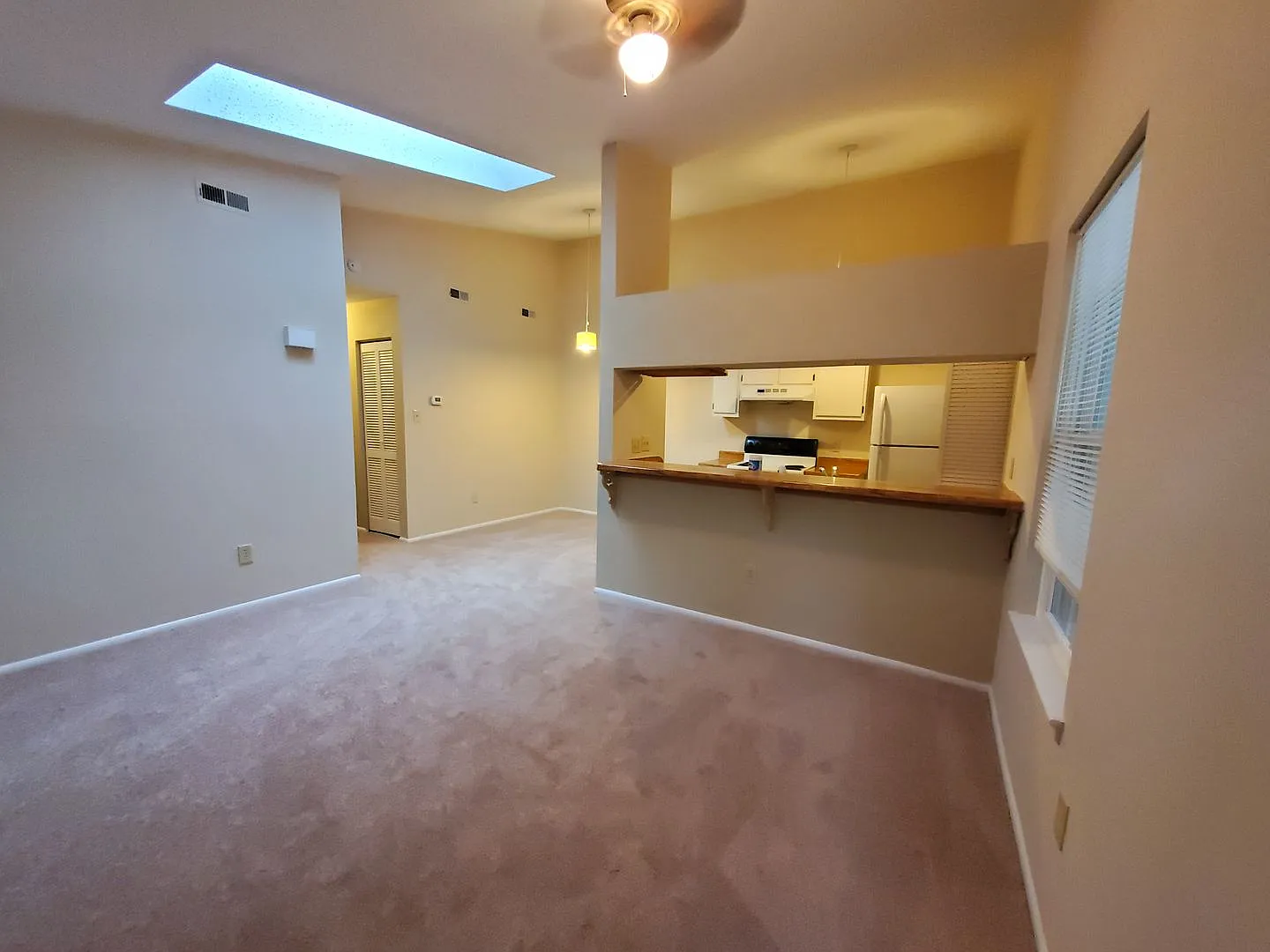 2 Bedroom, 1 Bath Condo in Virginia Beach — Photo 4