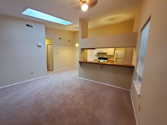 4th image of 327 Thalia Station Ct