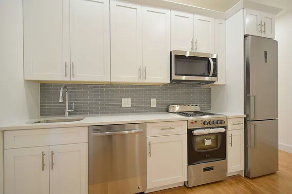 Rented by Uptown Flats LLC | media 6