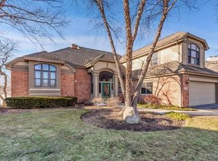 9 Pebble Beach Ct, Lake In The Hills, IL 60156