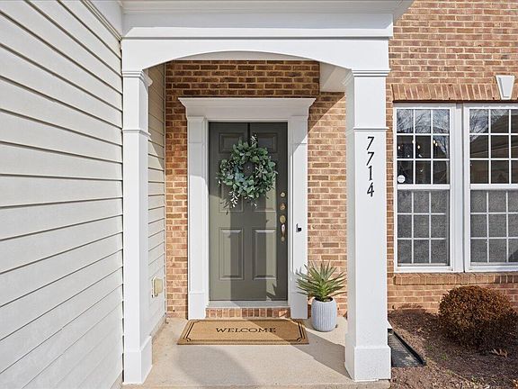 3rd image of 7714 Cloudview Ln