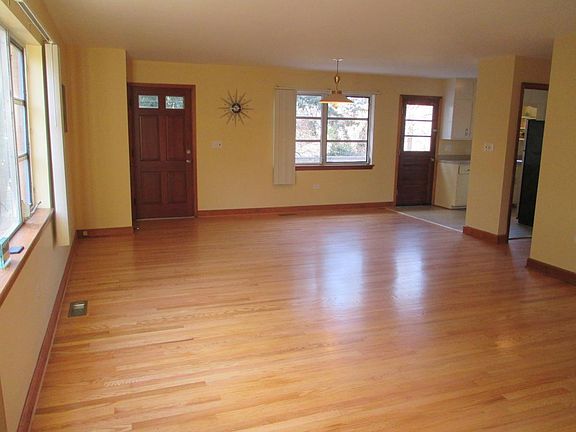 Livingroom huge, easy to clean real oak floors