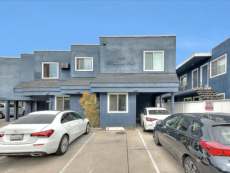 2830 S Sepulveda — Photo 44