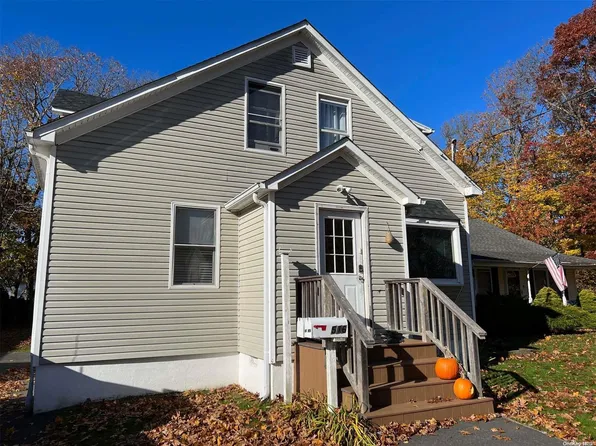 516 3rd Avenue, Bayport, NY 11705