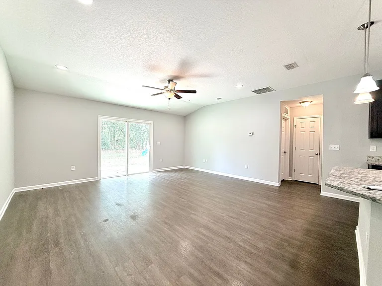 6822 McMullin St — Photo 12