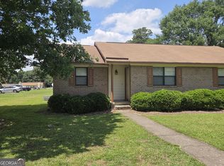 8437 Pineland Dr, Jonesboro, GA 30238