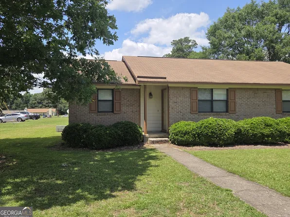 8437 Pineland Dr, Jonesboro, GA 30238
