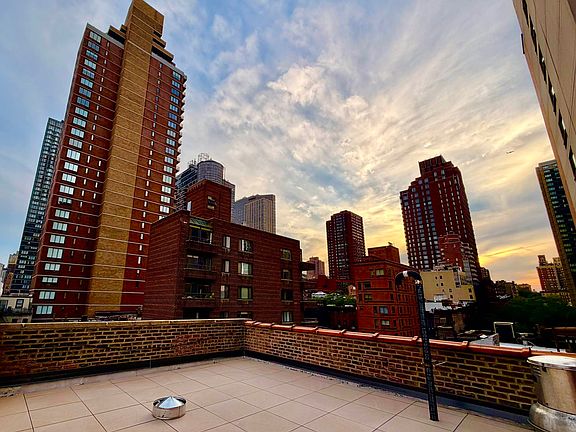 2nd image of 305 E 95th St APT 6B