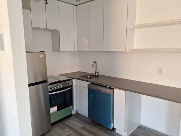 200 West 139th Street image 21 of 24