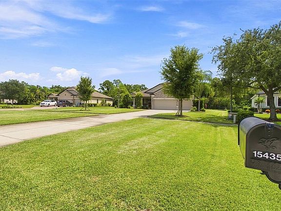 2nd image of 15435 MULHOLLAND ROAD