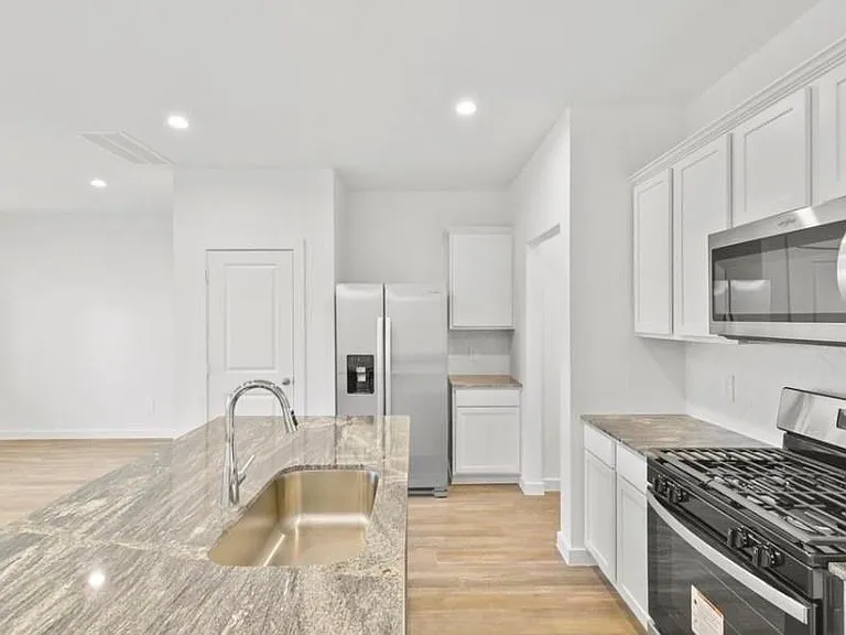 3014 La Latina Dr — Photo 4