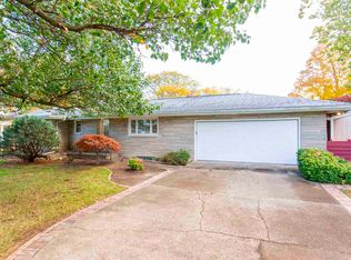 55928 River Shore Est, Elkhart, IN 46516