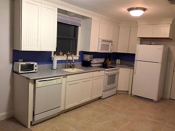 5th image of 119 Camellia Dr #2