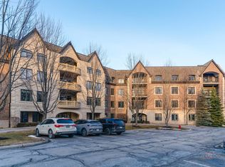 1800 Amberley Ct #309, Lake Forest, IL 60045