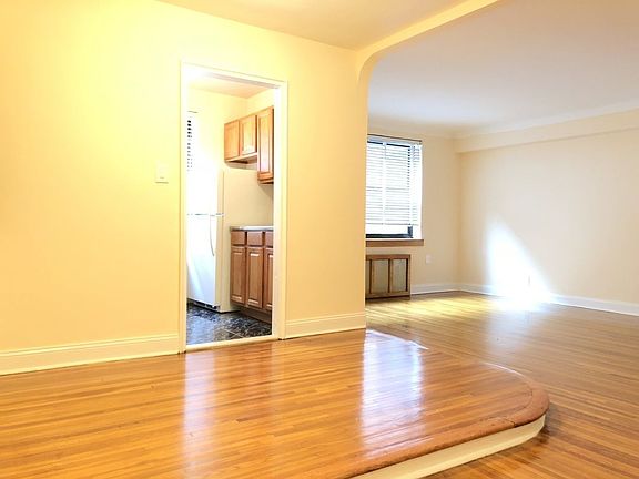 3rd image of 6939 Yellowstone Blvd APT 111
