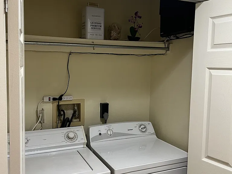 Monroeville Apartments at Belmont Ridge — Photo 11
